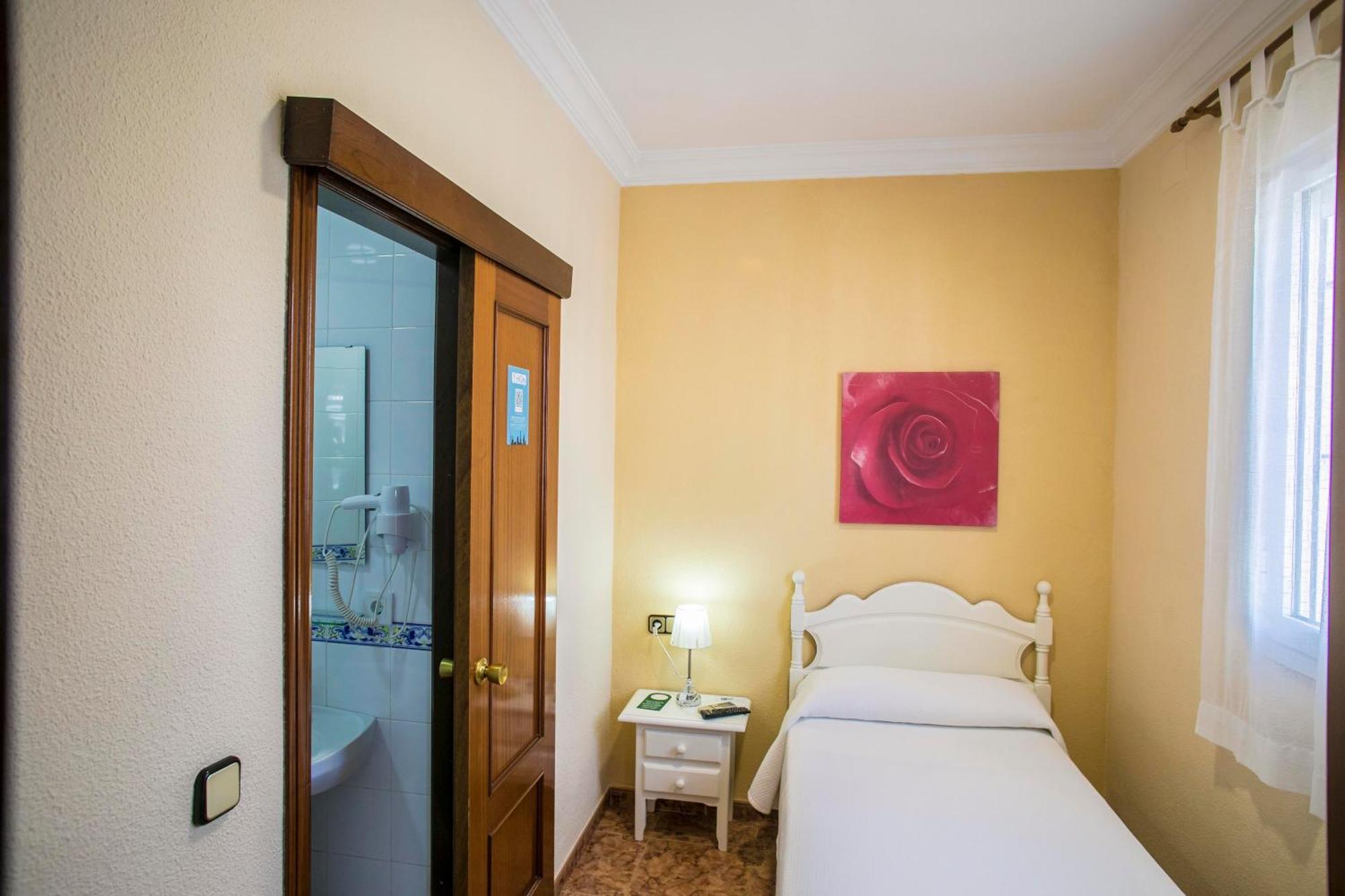 Pension Dulces Suenos Sevilla Exterior foto