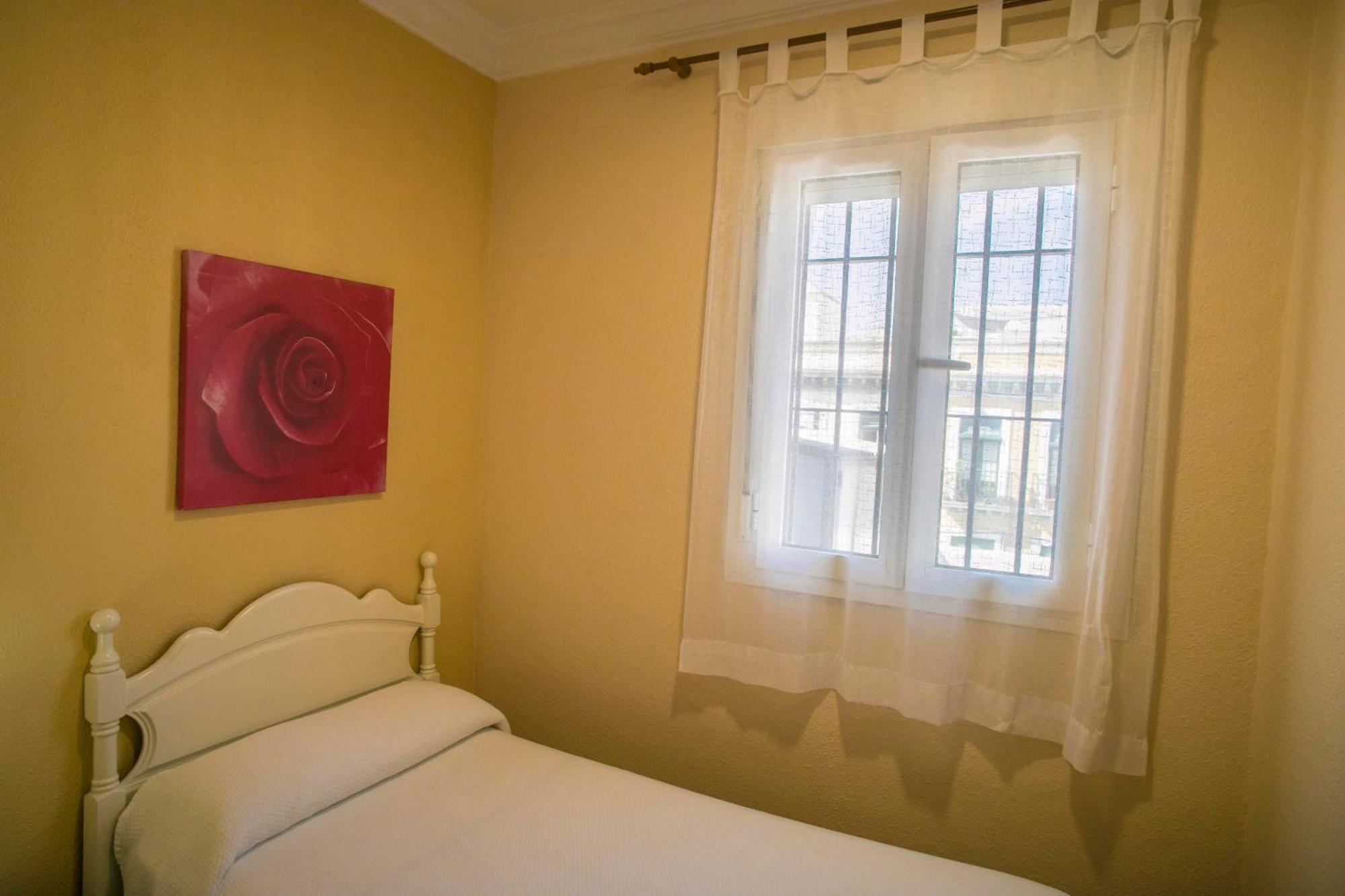 Pension Dulces Suenos Sevilla Exterior foto
