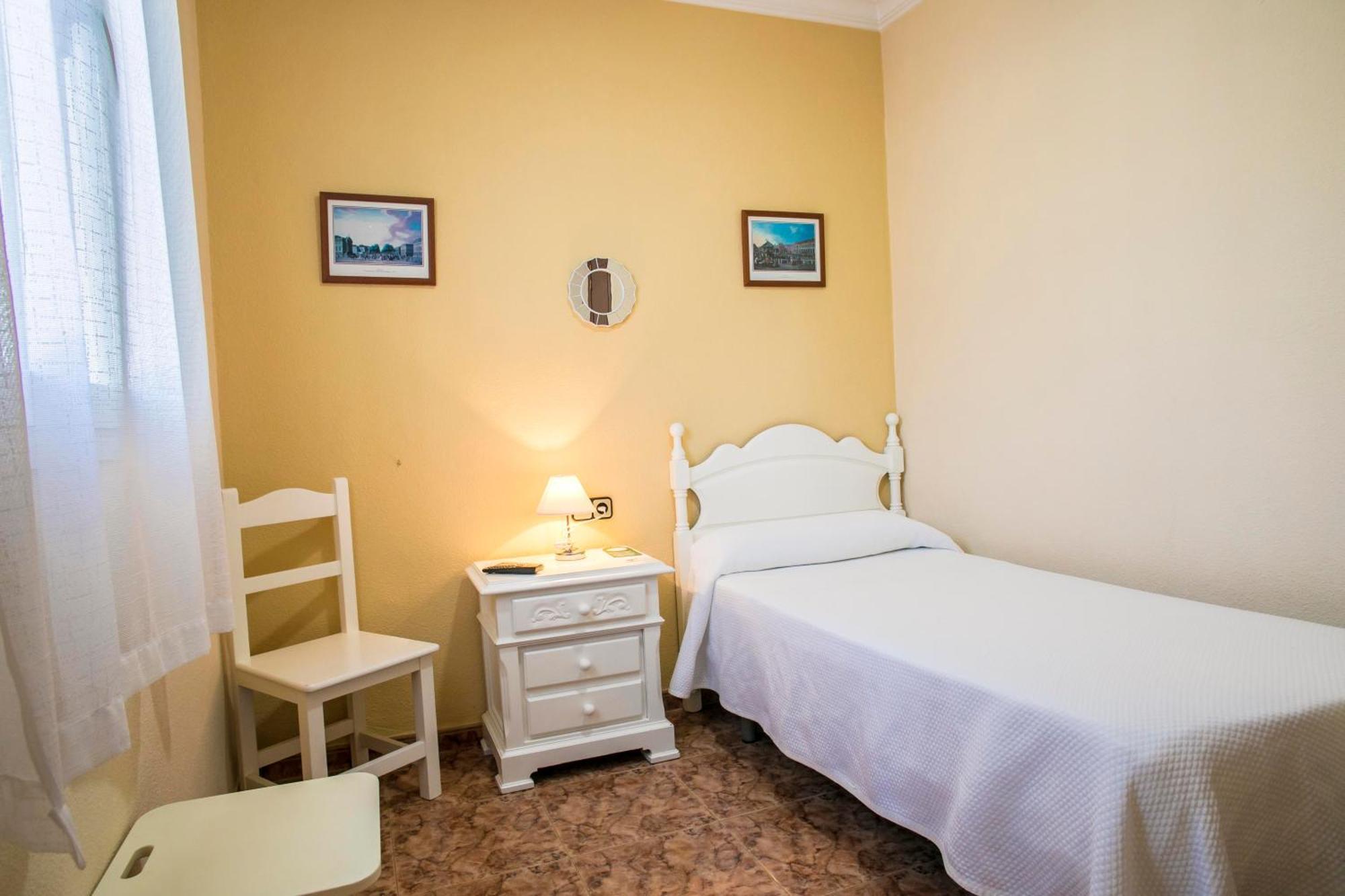 Pension Dulces Suenos Sevilla Exterior foto