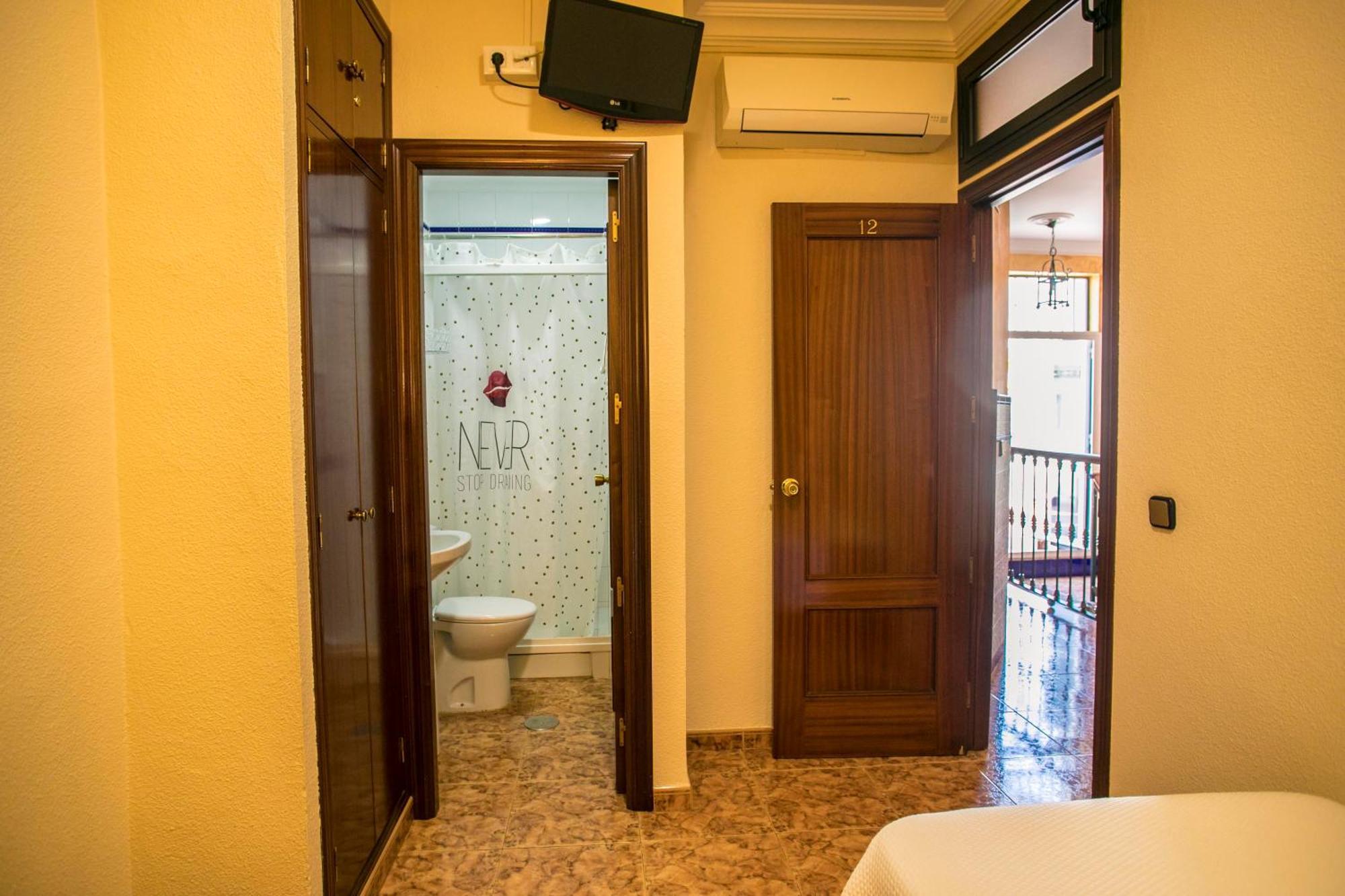 Pension Dulces Suenos Sevilla Exterior foto