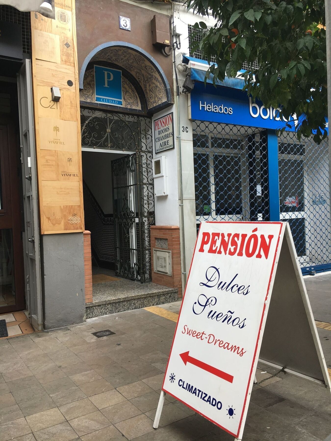 Pension Dulces Suenos Sevilla Exterior foto